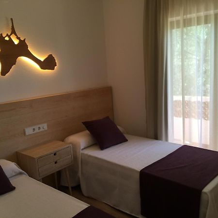 Apartamentos Delfin Es Caló Buitenkant foto
