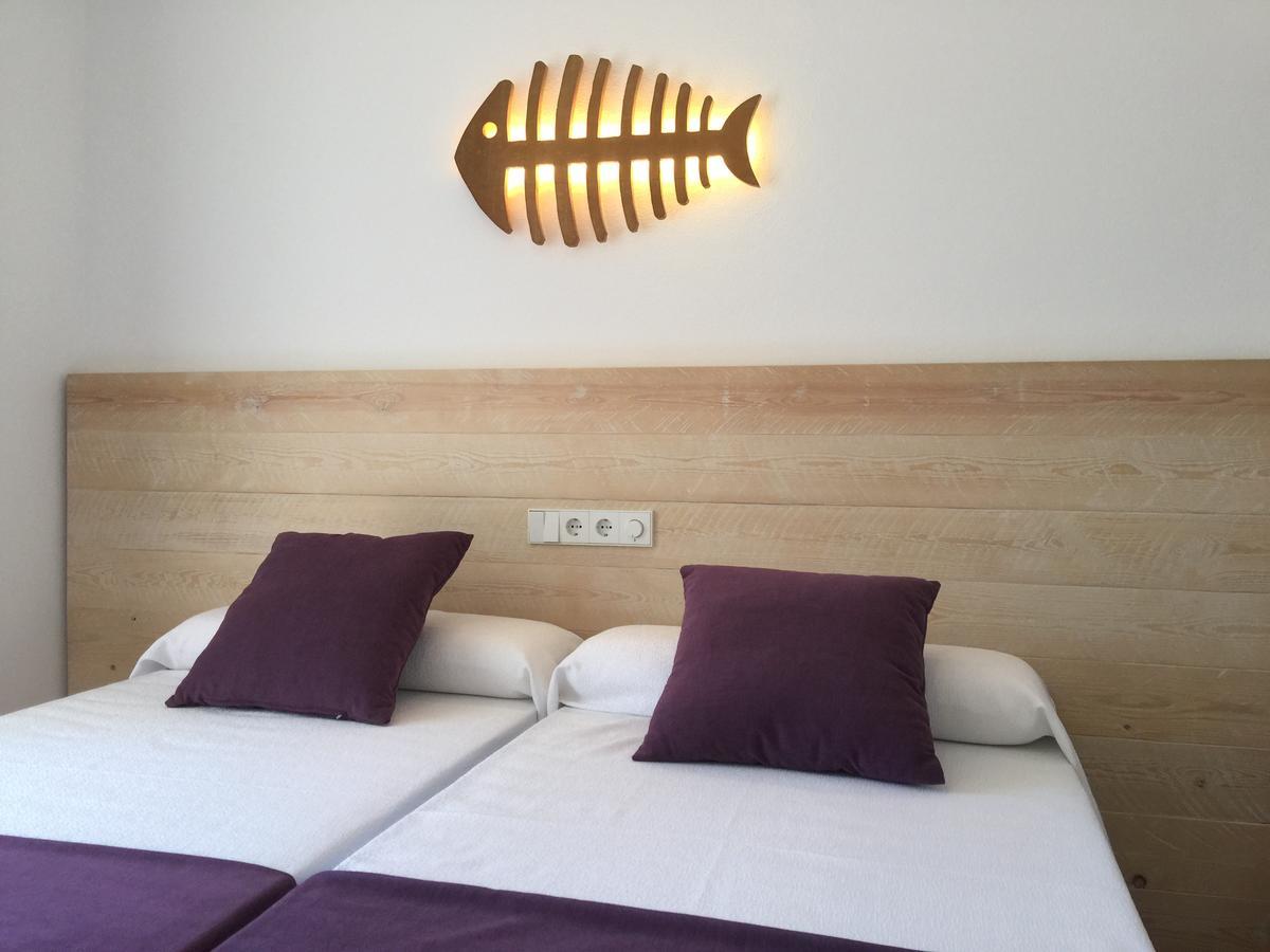 Apartamentos Delfin Es Caló Buitenkant foto