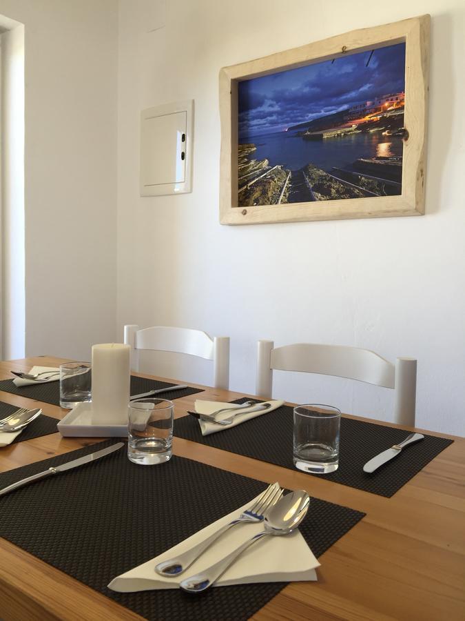 Apartamentos Delfin Es Caló Buitenkant foto